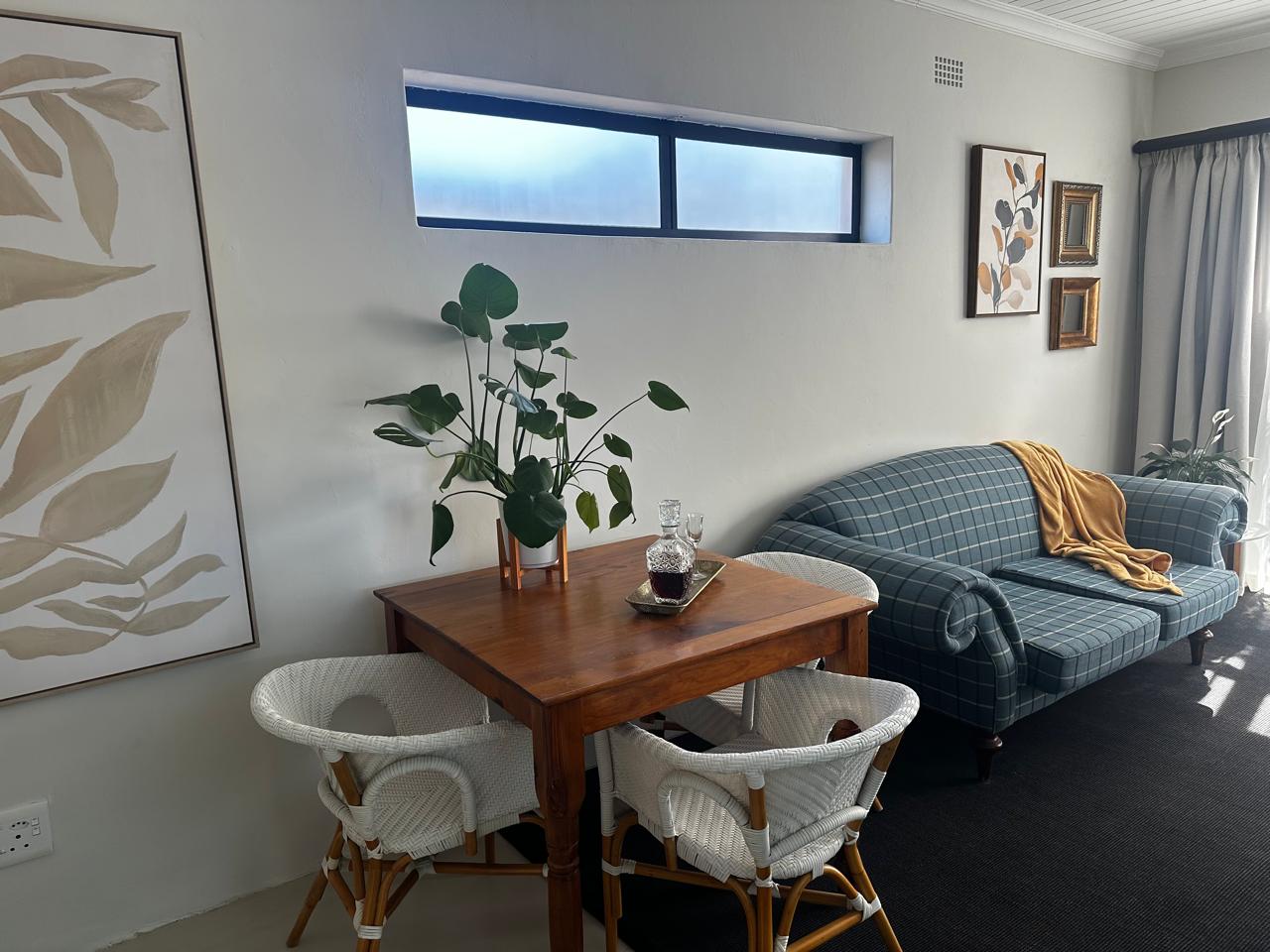 Lounge and dining room preview